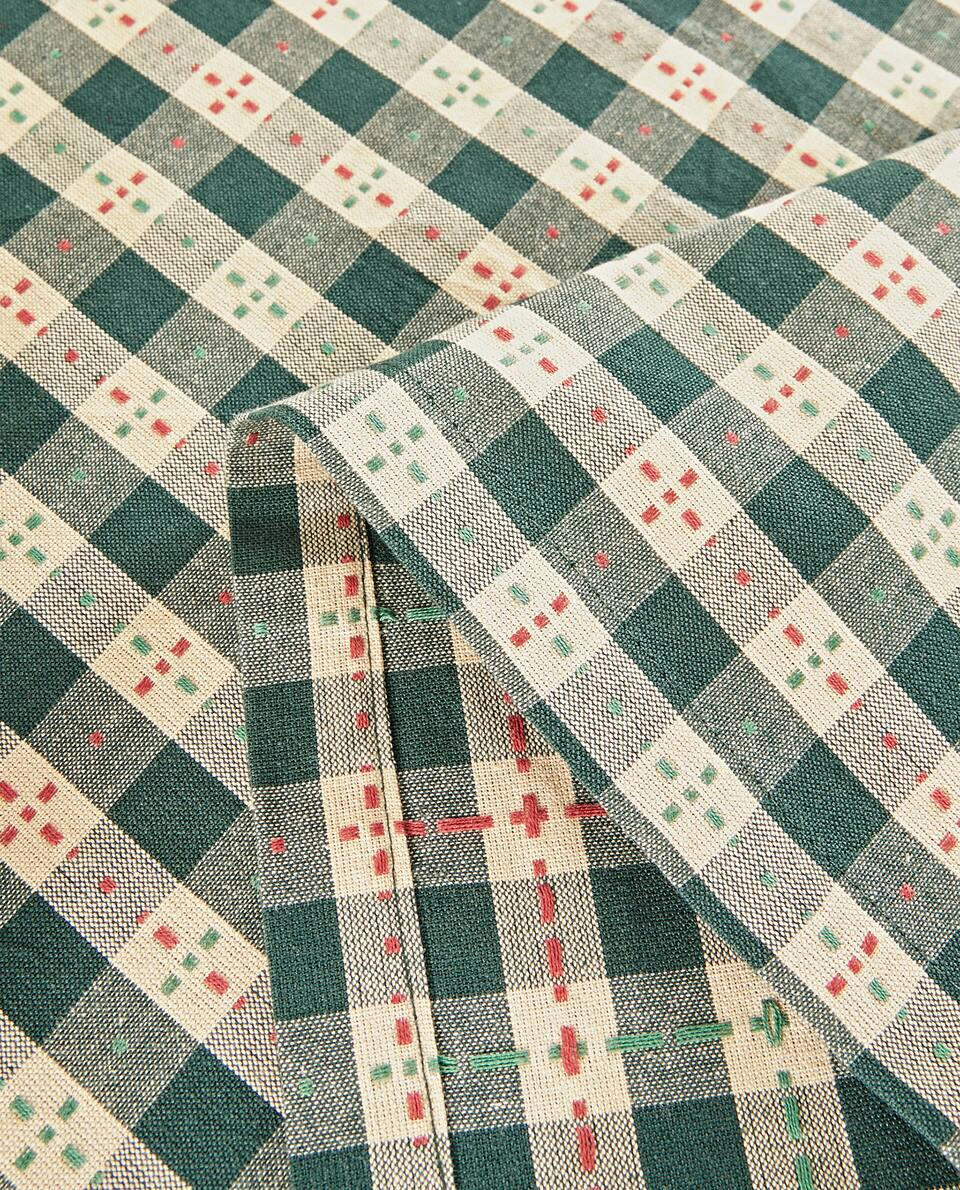 CHRISTMAS CHECK TABLE RUNNER