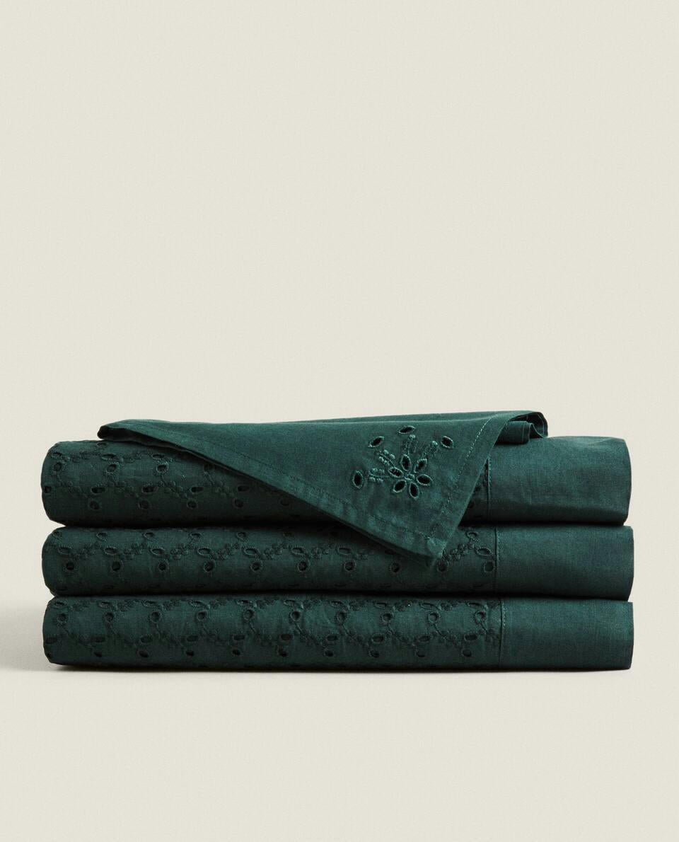 EMBROIDERED COTTON CHRISTMAS TABLECLOTH