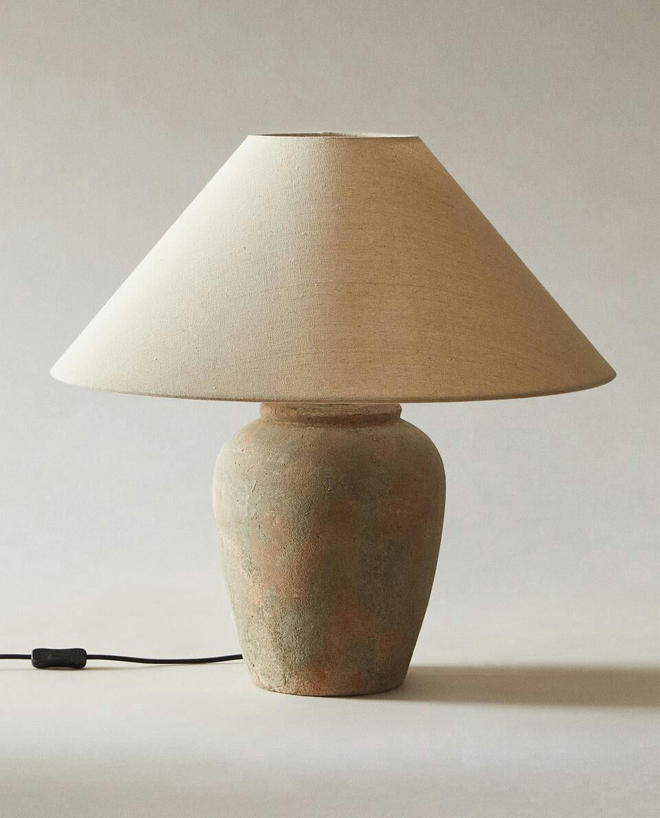 LAMP WITH CERAMIC BASE