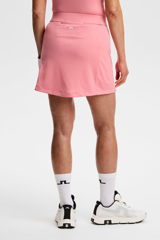 Amelie Midrock / Flamingo Plume