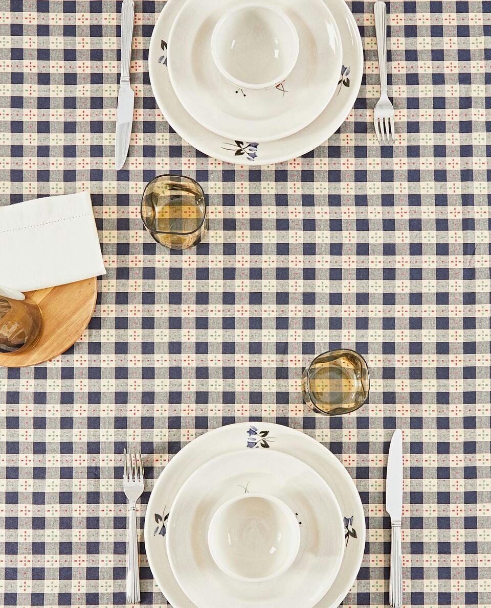 CHRISTMAS CHECK TABLECLOTH