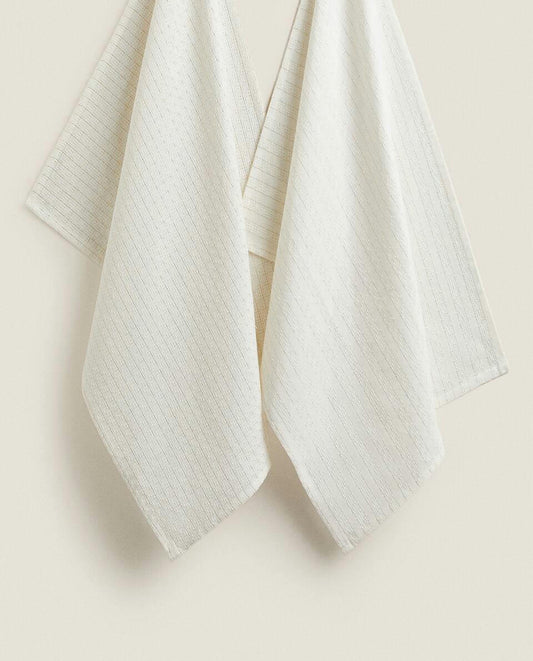 PACK OF SPARKLY CHRISTMAS TEA TOWELS (PACK OF 2)