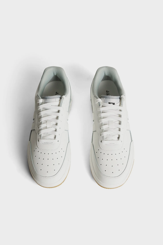 Ace Low-Top Golf Sneaker W / White