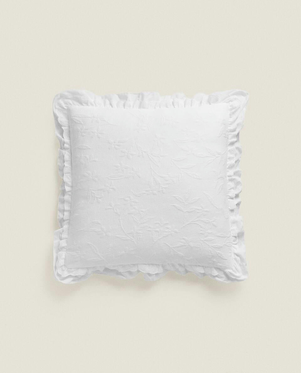 RUFFLE CUSHION COVER