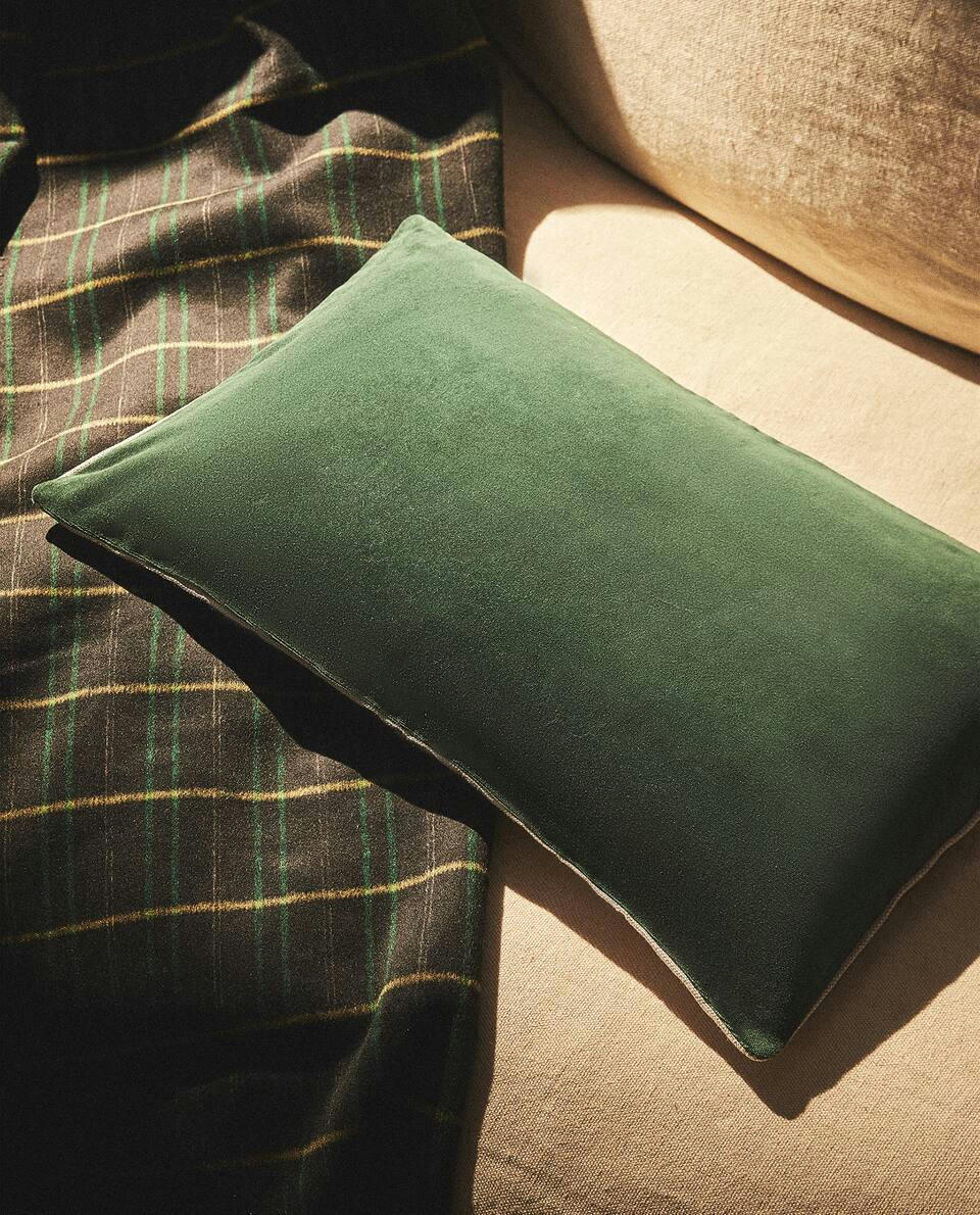 LINEN AND VELVET CUSHION COVER