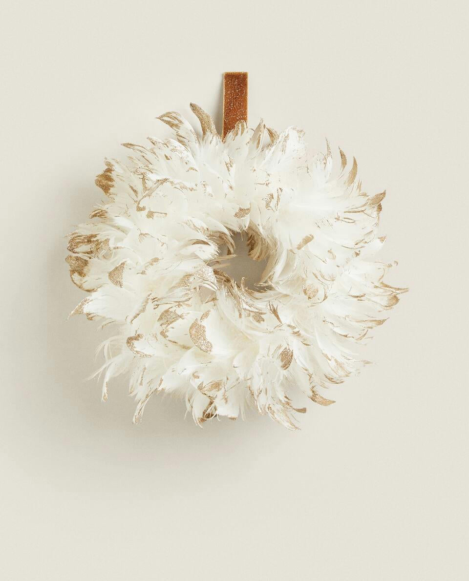 CHRISTMAS FEATHER WREATH DECORATION