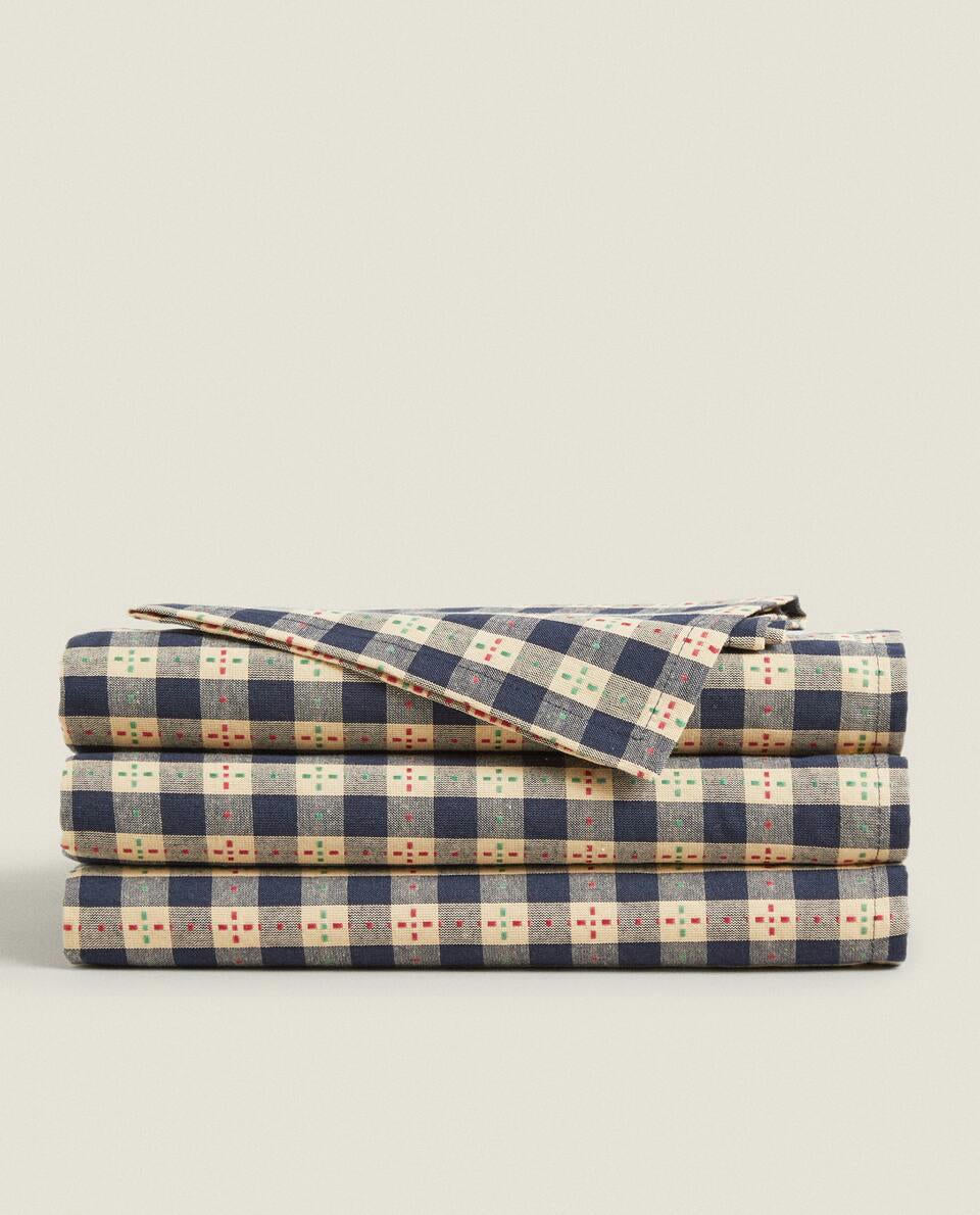 CHRISTMAS CHECK TABLECLOTH