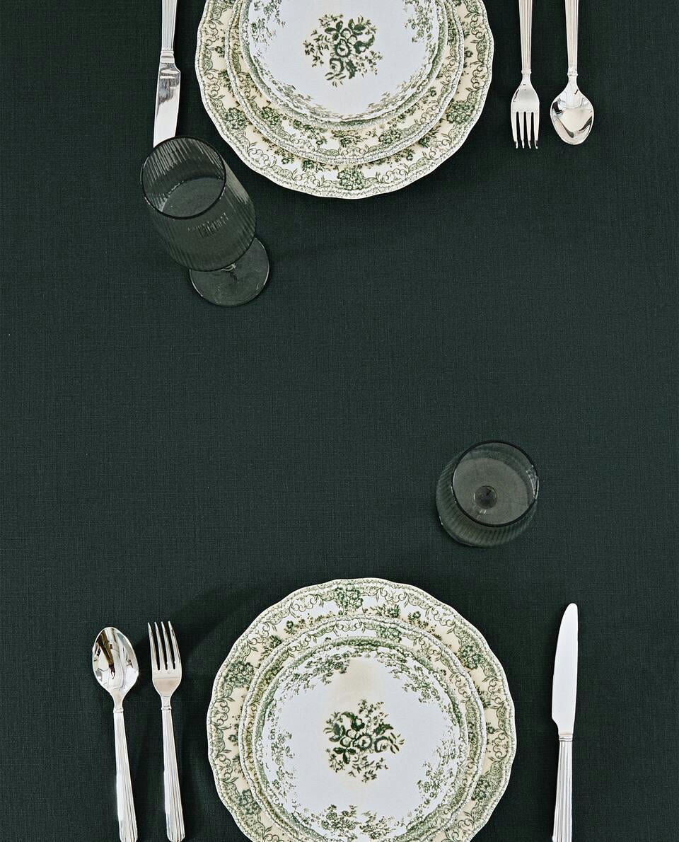 HEMSTITCHED CHRISTMAS TABLECLOTH