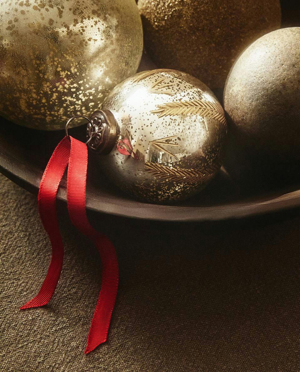 SHINY GLASS CHRISTMAS BAUBLE DECORATION