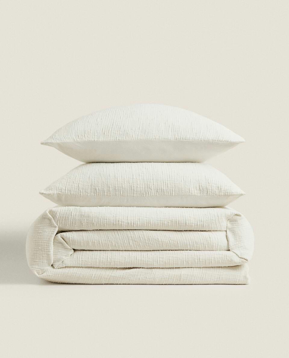 DUVET COVER WITH RAISED BEDSPREAD EFFECT