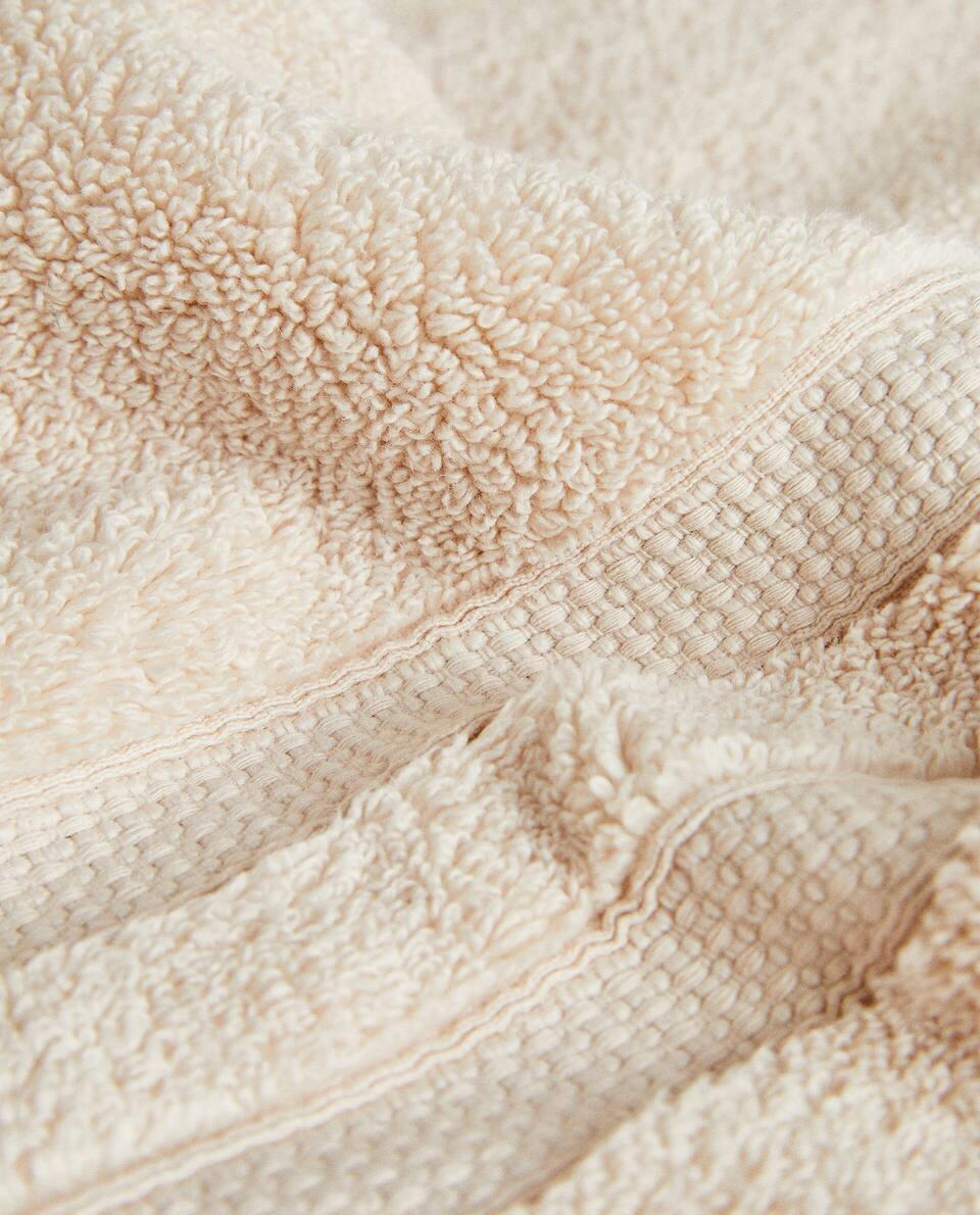 EXTRA SOFT TOWEL WITH DOUBLE BORDER