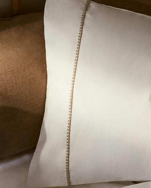 TOPSTITCHED PILLOWCASE