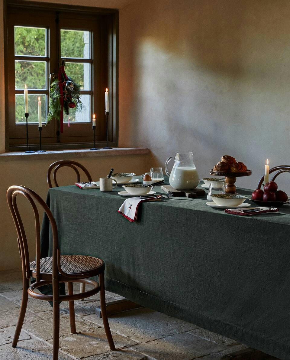 HEMSTITCHED CHRISTMAS TABLECLOTH