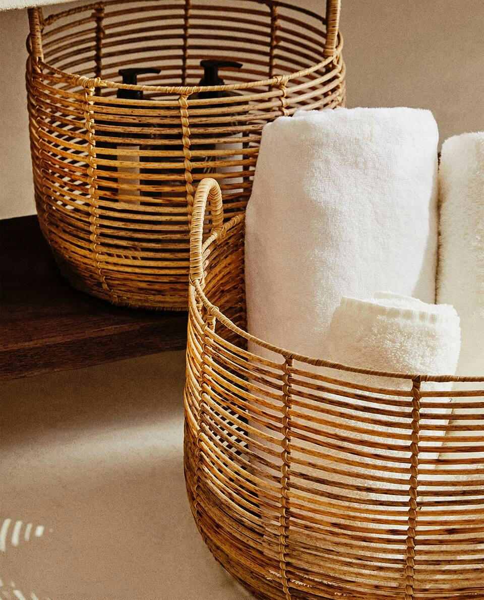 ROUND HAMPER WITH HANDLES