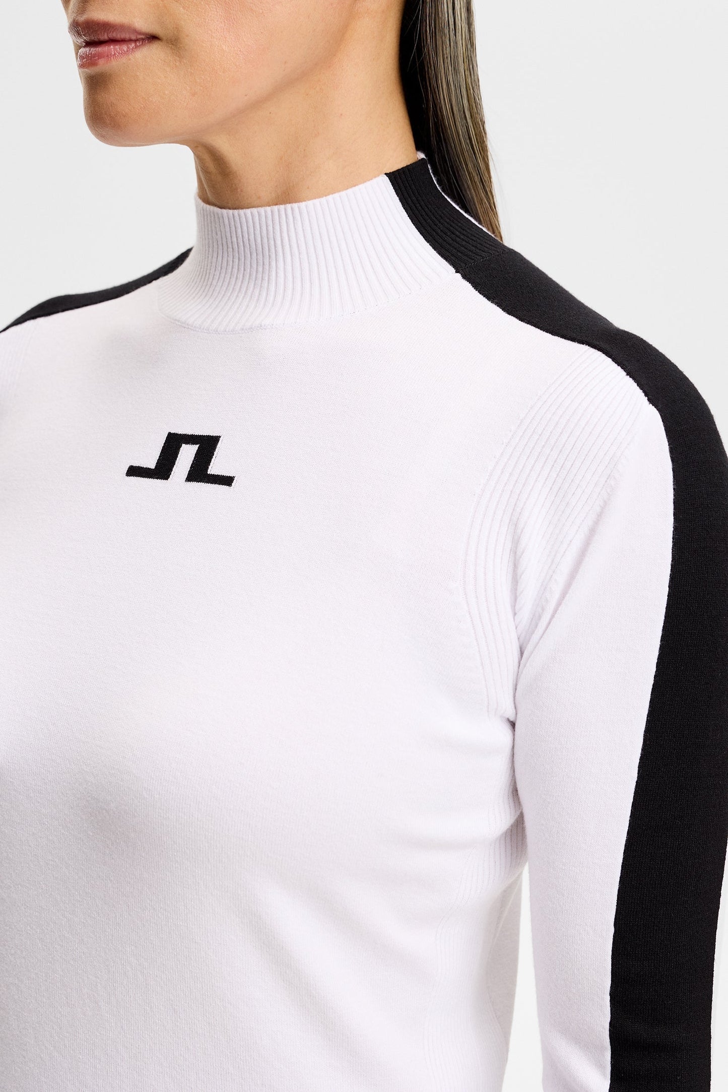 Adia Knitted Sweater / White